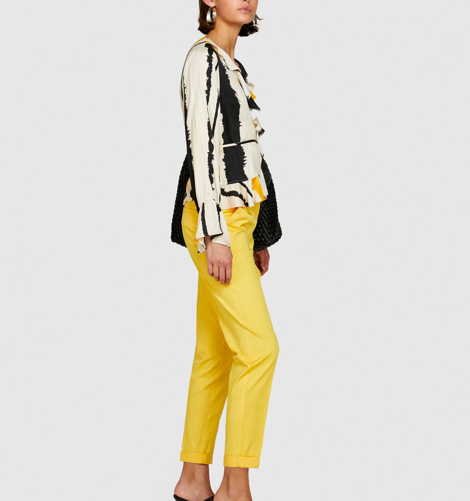 Cigarette trousers - women's skinny fit trousers - Yellow | Sisley image number 2